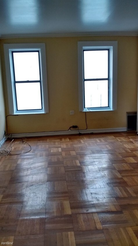 Primary Photo - 108 Ellwood St
