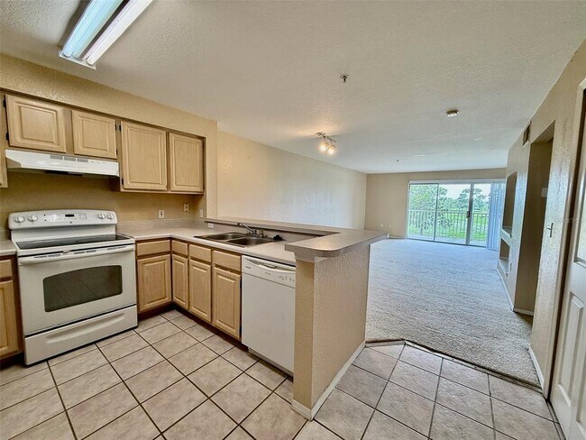 Foto del edificio - 13917 Fairway Island Dr