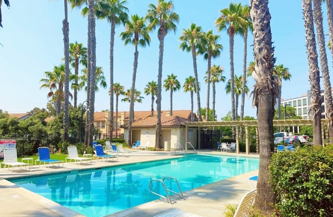 Building Photo - 10194 Wateridge Cir unit 152