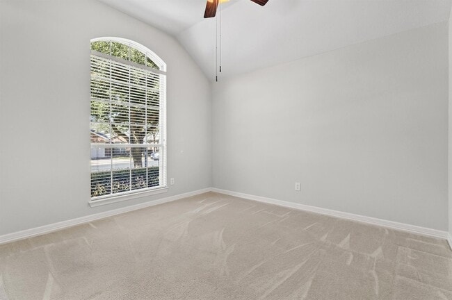 Building Photo - 765 Bent Wood Pl