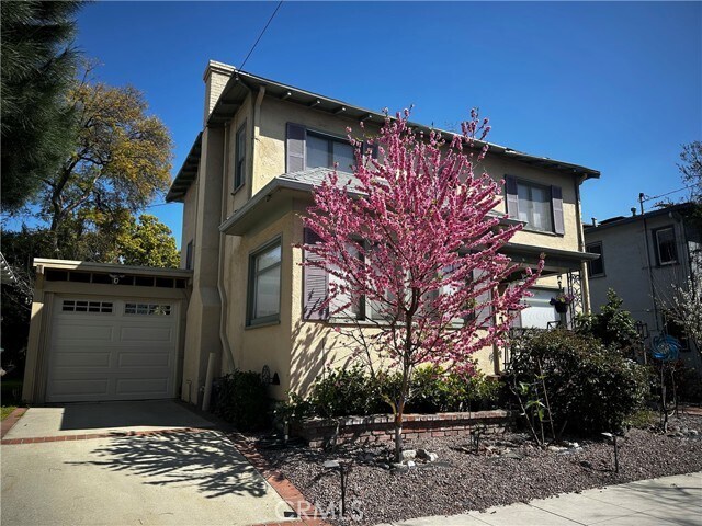 Foto del edificio - 624 N Indian Hill Blvd