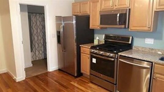 Foto principal - 192 Athens St