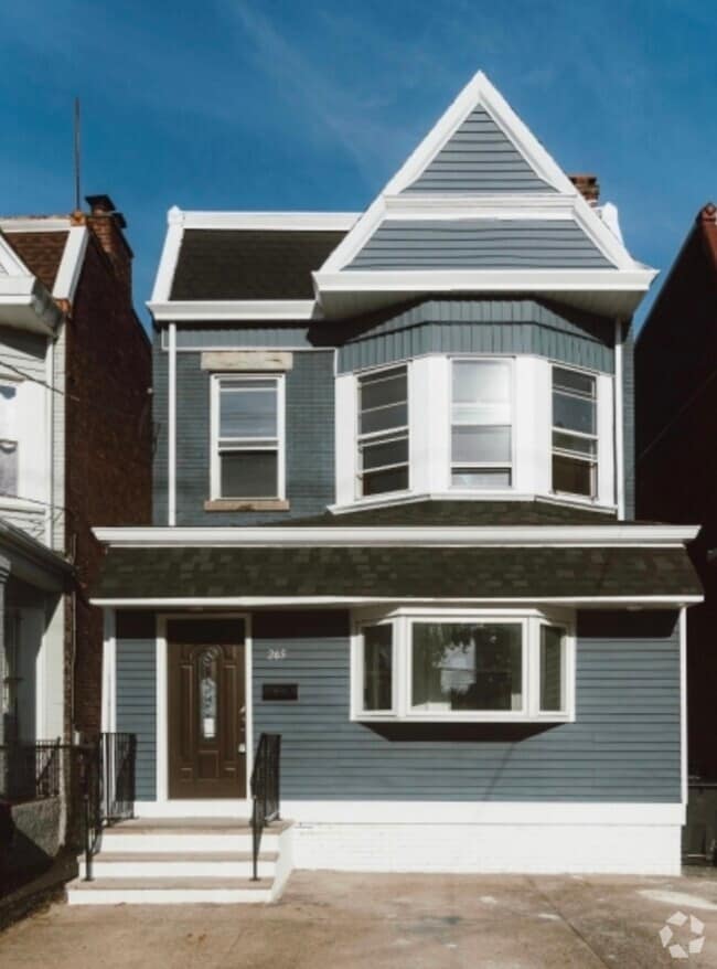 Building Photo - 265 N 7th St