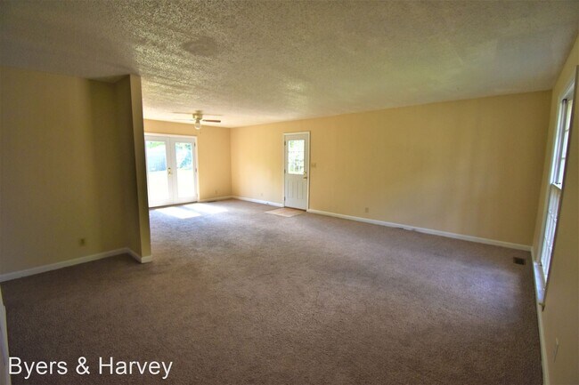 Foto del edificio - 4 br, 2 bath House - 604 Bay Lane