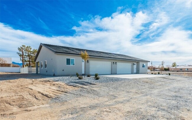 Building Photo - 1730 Sycamore Ave