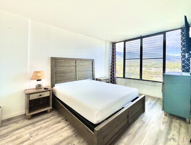 Building Photo - 493 Pio Dr