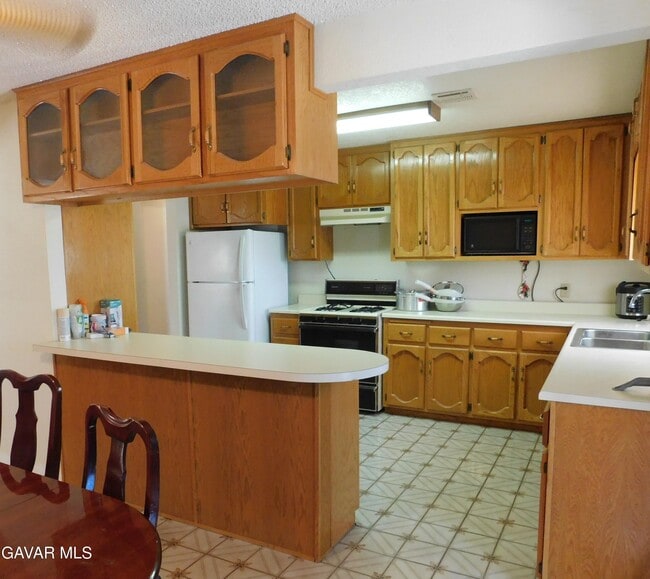 Building Photo - 9841 Mendiburu Rd