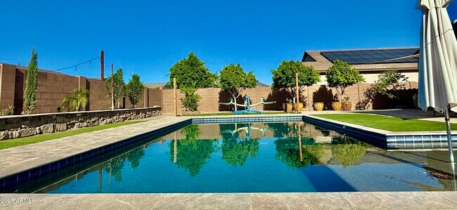 Foto del edificio - 17979 W Hazelwood St