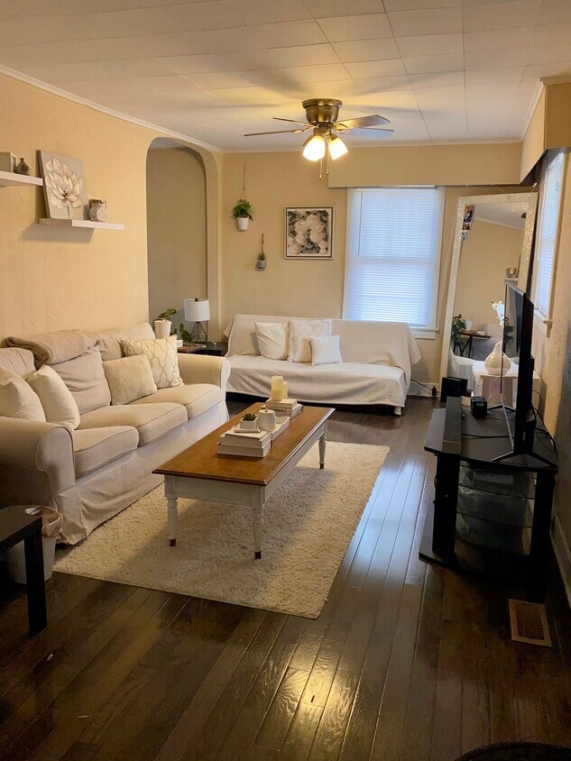 820 11th Ave Unit Rear, Huntington, WV 25701 Apartments in Huntington