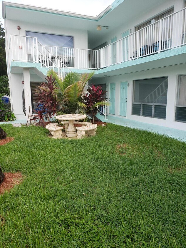 3212 NE 7th Pl Unit 17, Pompano Beach, FL 33062 Condo for Rent in