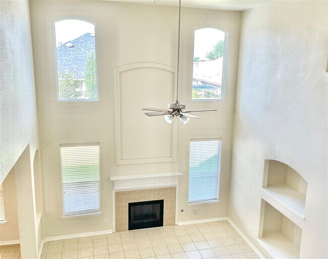 Foto del edificio - 9315 Dewmont Ln