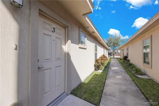 Foto del edificio - 18 Myrtle Beach Ave