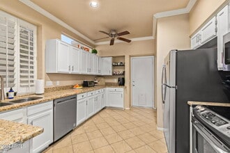 Building Photo - 1144 E Hiddenview Dr