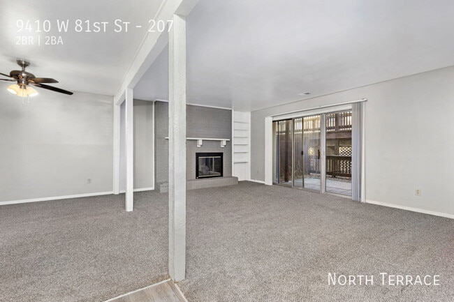 Foto del edificio - 9410 W 81st St