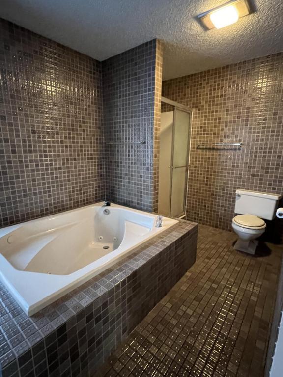 Foto del edificio - 616 S 3rd St Apt A Upper