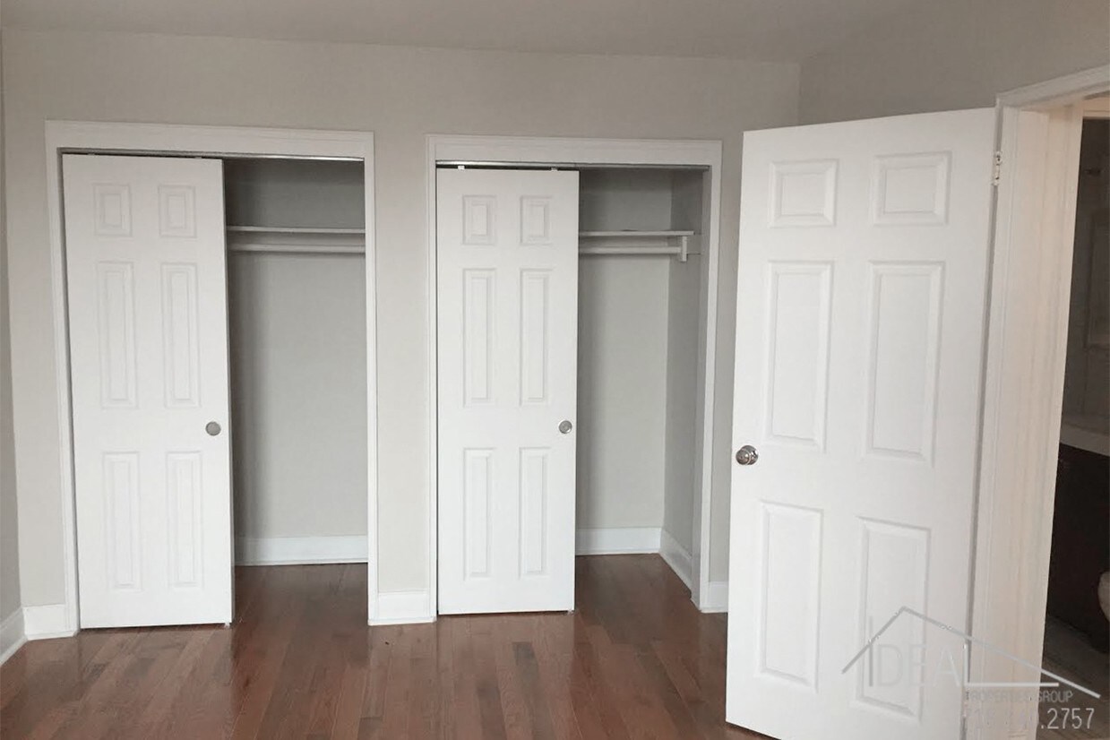 Building Photo - Large Jr4 Apartment in Canarsie
