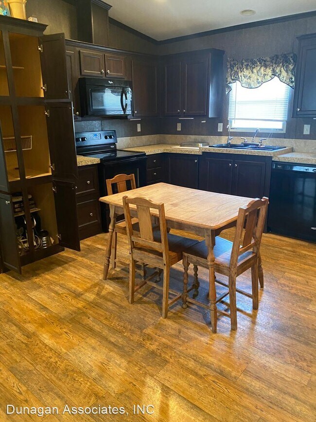Foto del edificio - 3 br, 2 bath House - 305 E. Rose St.