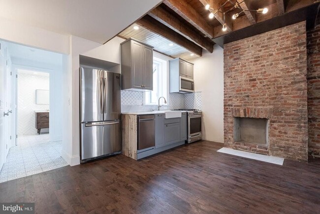 Building Photo - 130 W Laurel St
