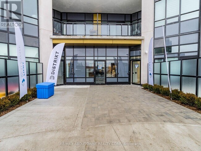 Photo du bâtiment - 405 Dundas St W