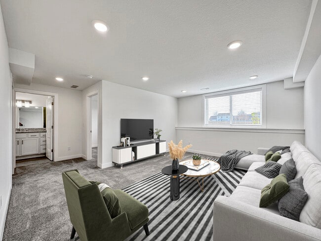 Building Photo - Birchwood Grove