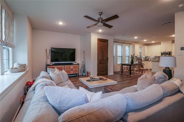 Foto del edificio - 264 Spring Hill Rd