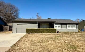 Building Photo - 1557 E 49th Pl