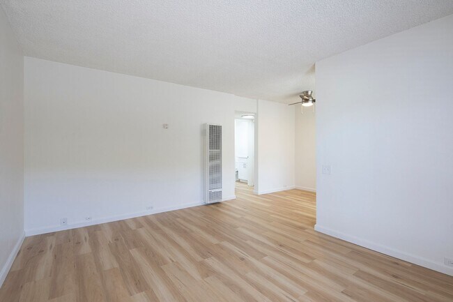 Foto del edificio - *OPEN HOUSE: 5/31 12-2PM* Spacious 1 BR in...