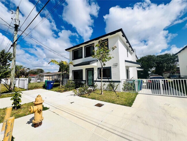 Building Photo - 11945 Southwest 217th Street Apt #11945, G...
