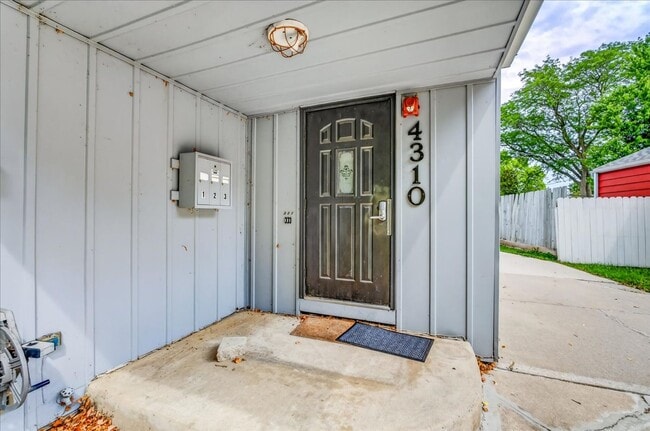 Building Photo - 4310 Mohawk Dr