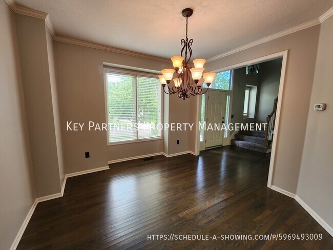 Building Photo - 8212 W 146th - Gorgeous!