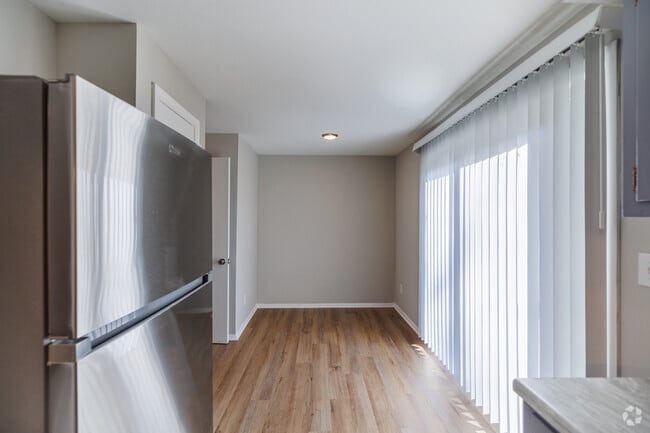 2 BR, 1.5 BA - 1,102 SF - Townhouse - Flowerdale Apartments