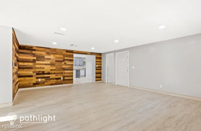 Building Photo - 3 br, 3 bath House - 6705 Ralston Beach Ci...