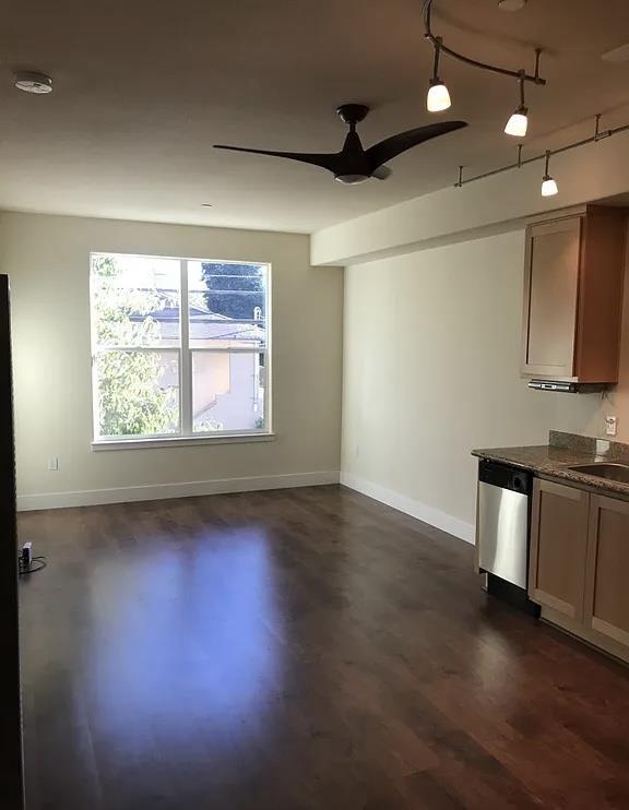 Building Photo - 224 Laurel St