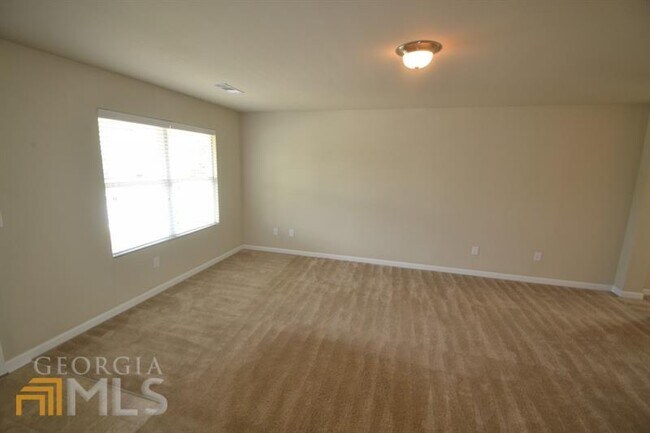 Foto del edificio - 30 Winged Foot Way SE