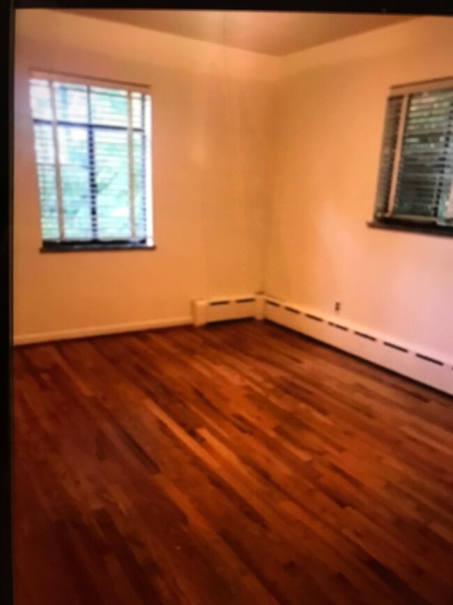 2nd BR - 3132 Portsmouth Ave