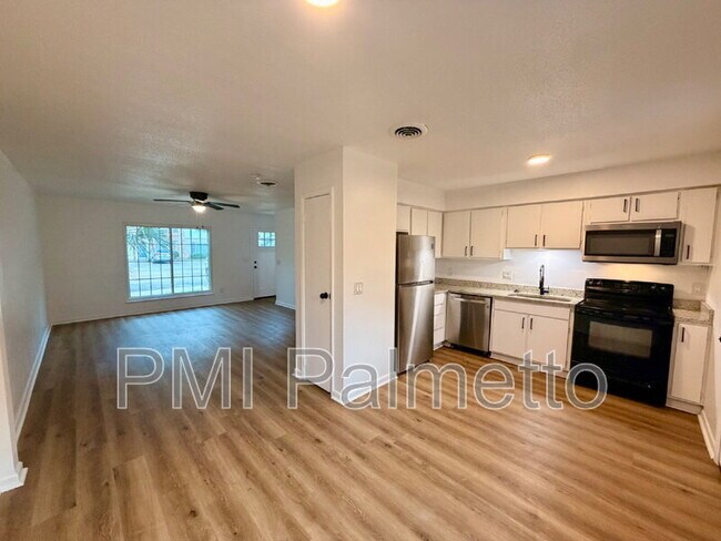 Foto del edificio - 1213 Grove Park Ln