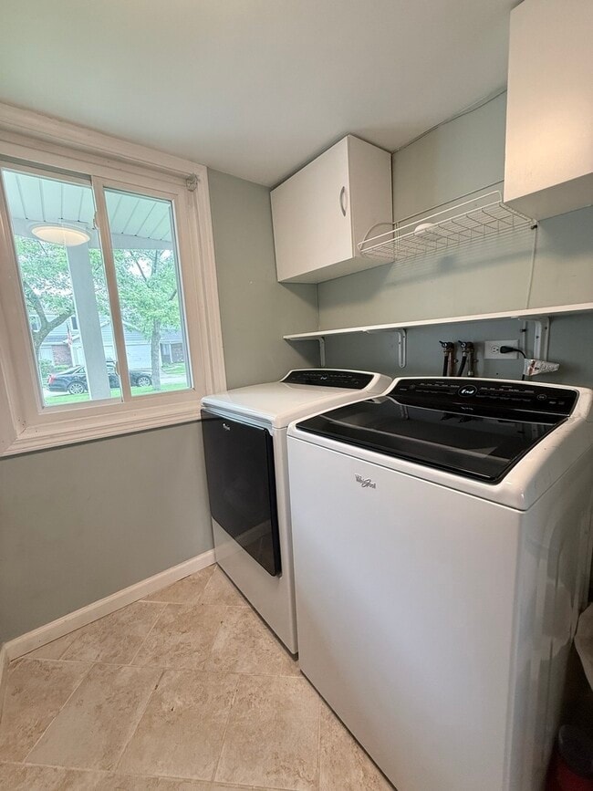 Building Photo - 2023 Raleigh Pl