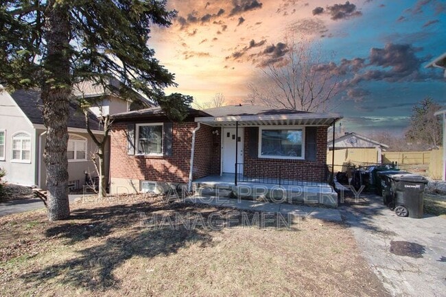 Photo - 855 Academy Ave House