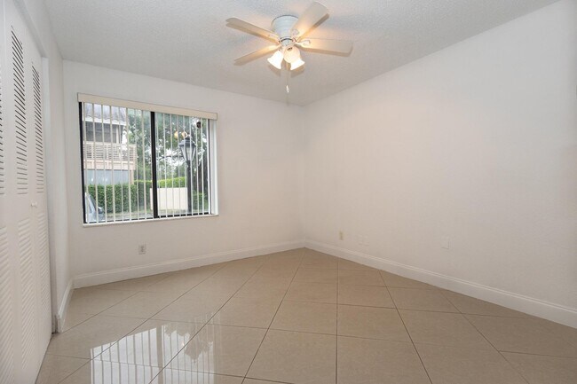 Foto del edificio - 9981 W Atlantic Blvd
