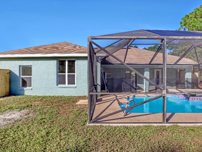 Foto del edificio - 1826 Viburnum Rd NW