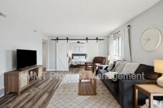 Building Photo - 743 Westwinds Dr