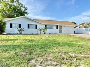 Building Photo - 7313 Lobelia Rd