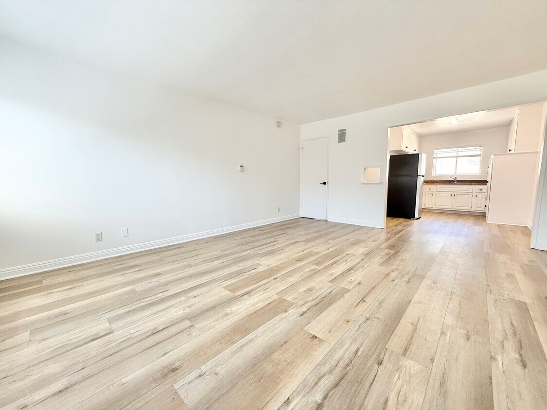 Foto principal - 1541 N Formosa Ave