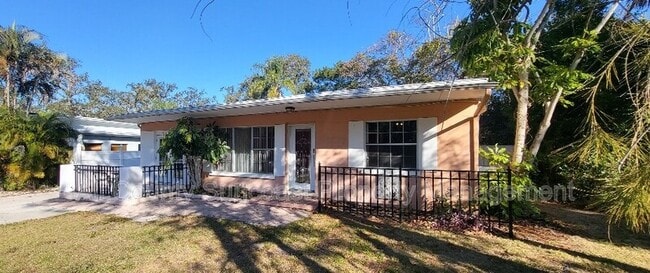 Building Photo - 11173 51st Ave N