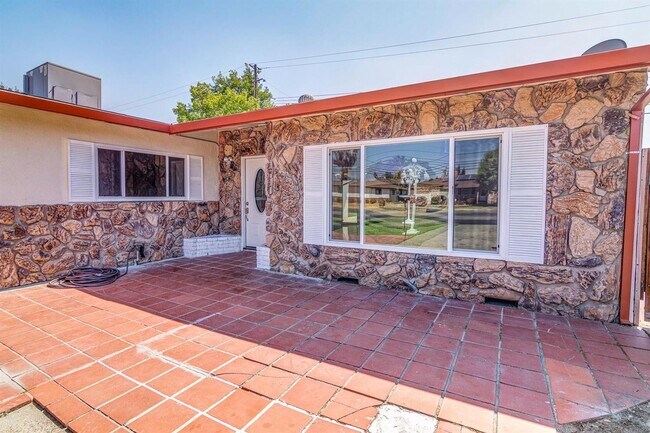 Foto del edificio - 3 br, 2 bath House - 1089 1st Street