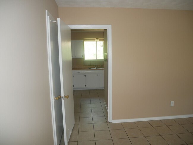 Foto del edificio - ****JUST REDUCED****1416 Vicksburg Drive S...