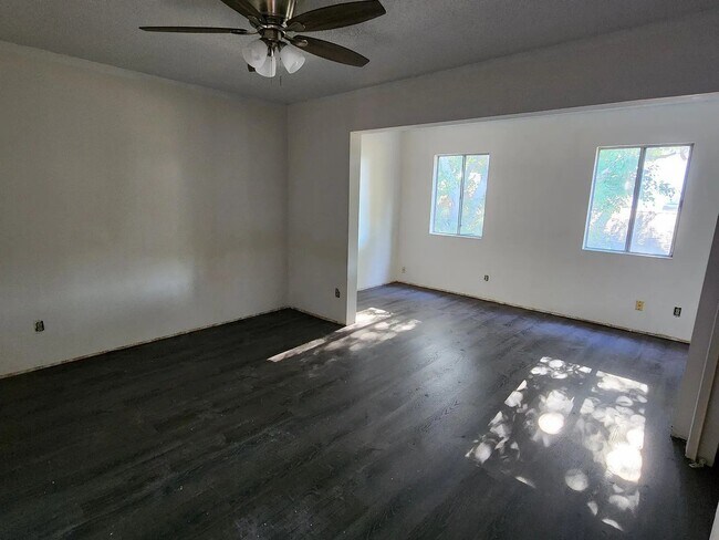 Foto del edificio - 2821 Keats St