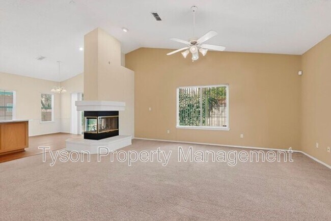Foto del edificio - 7411 Peregrine Rd NE