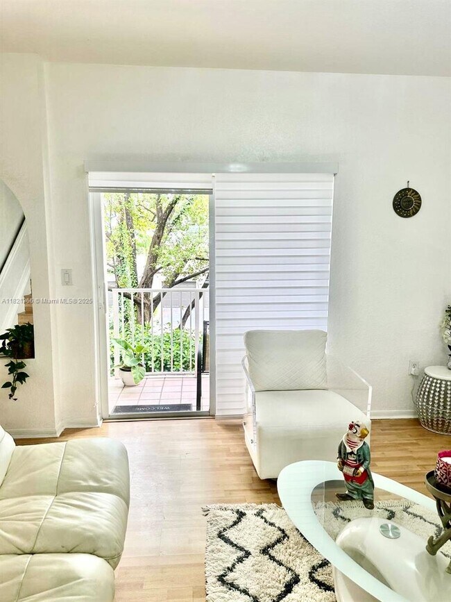Foto del edificio - 5610 NW 114th Pl