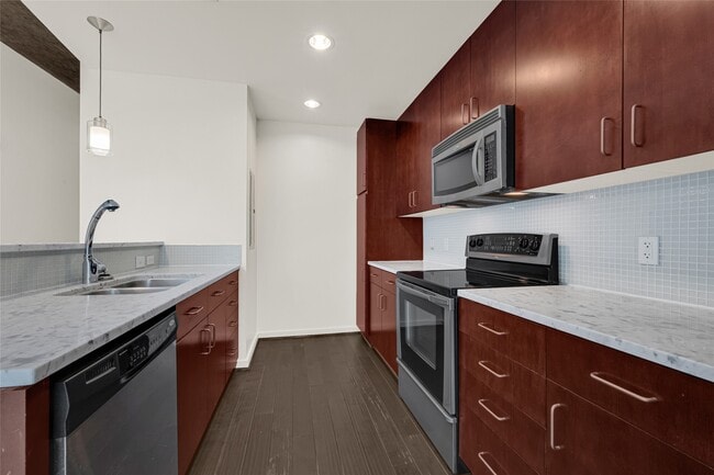 Foto del edificio - 5925 Almeda Rd